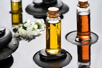 Four Reasons Everyone Should Try Aromatherapy